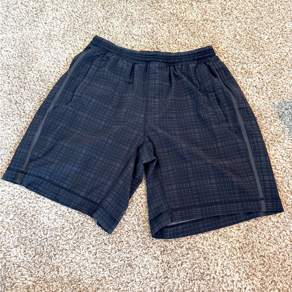LIKE NEW WORN ONCE! Men’s Large Lululemon Pacebreaker LL Shorts. 9” Length